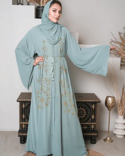 عباية بأكمام إسبانية