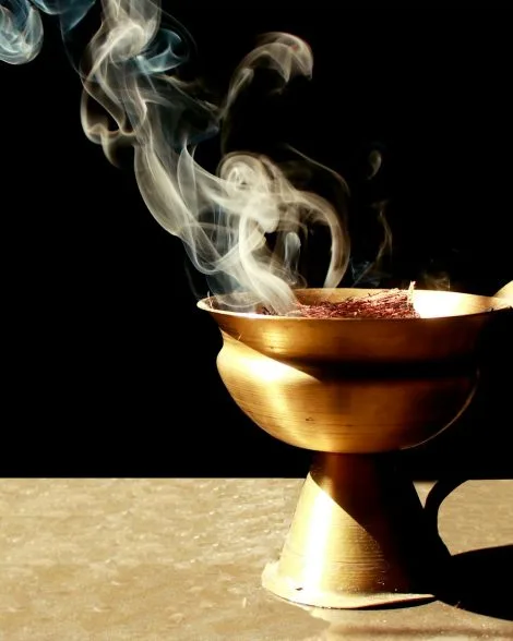 emirati-dukhoon-oud-musk